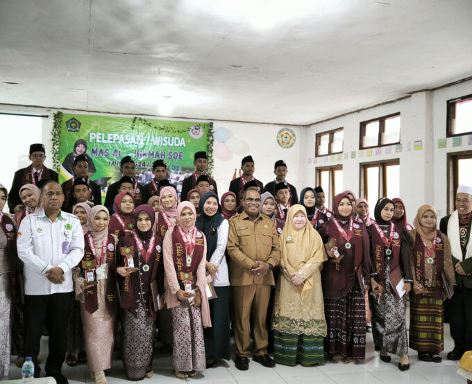 PELEPASAN SISWA MA AL-HIKMAH SOE TAHUN AJARAN 2024–2025 BERLANGSUNG KHIDMAT DAN PENUH MAKNA
